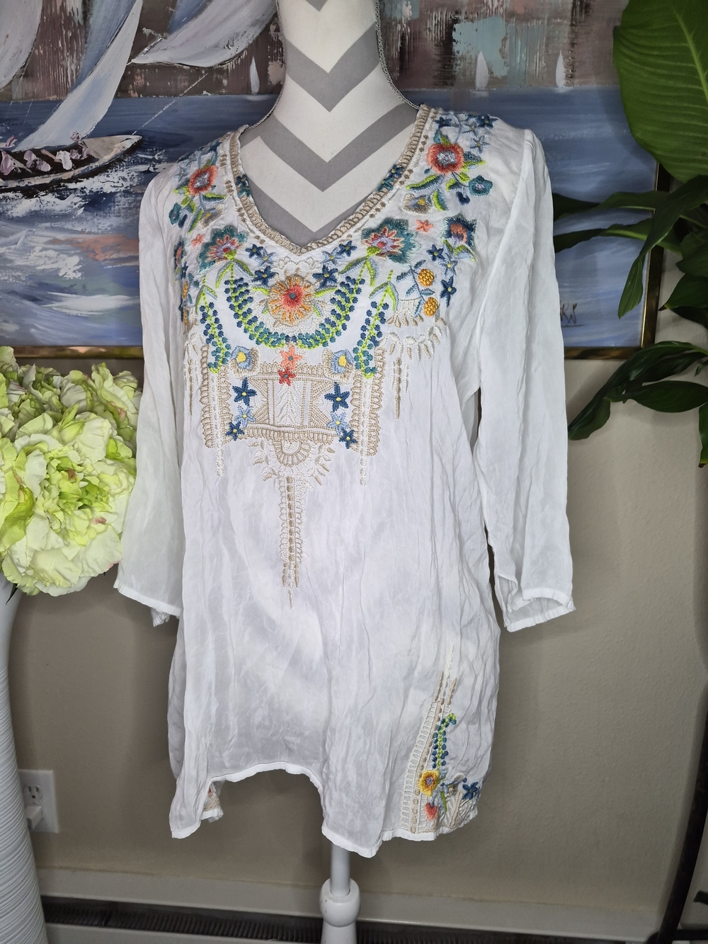 Johnny Was White Embroidered V-Neck Tunic Top - Floral Accent